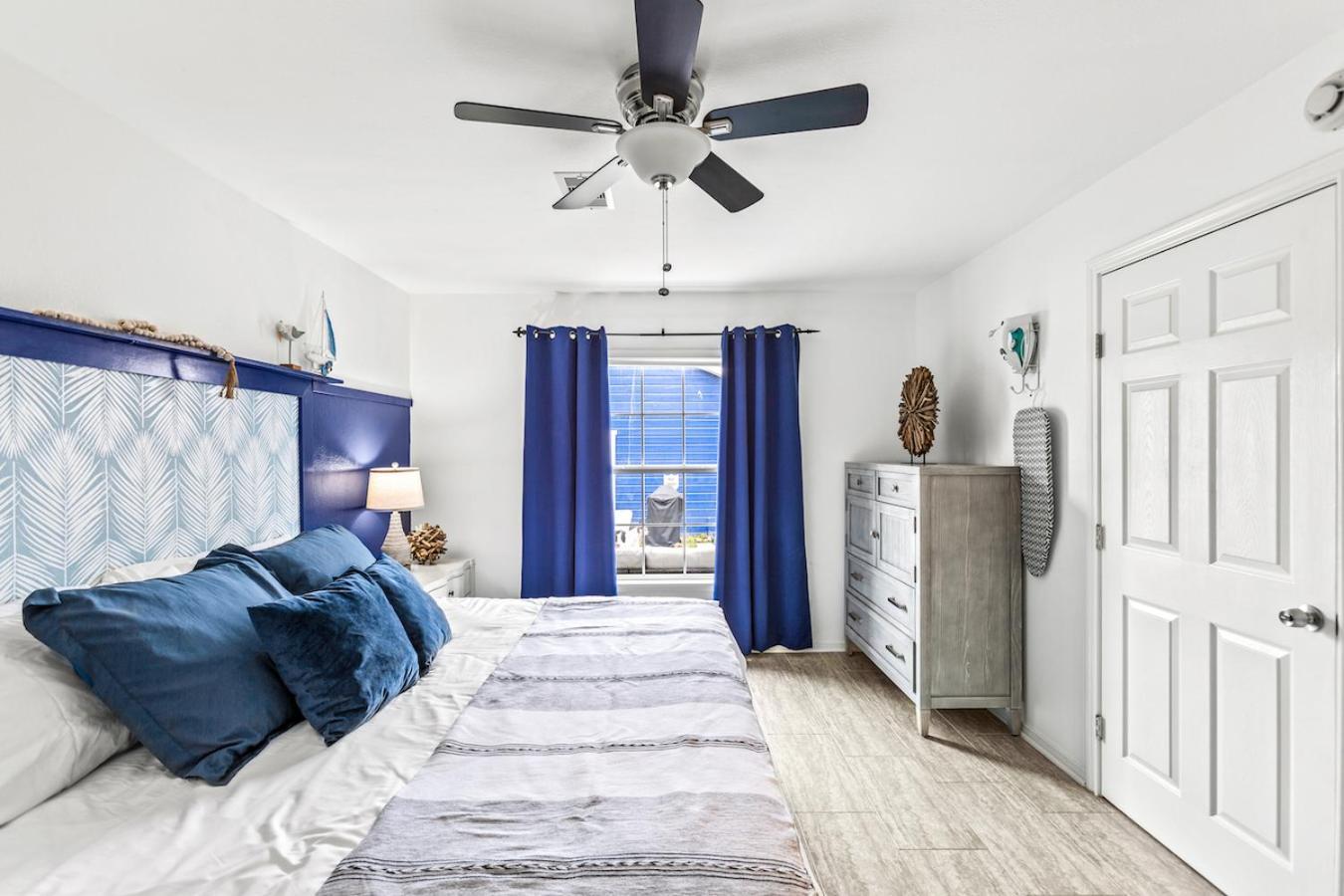 The Blue Oasis With Handicap Ramp Access Dog Friendly & Cowboy Pool Galveston Eksteriør billede